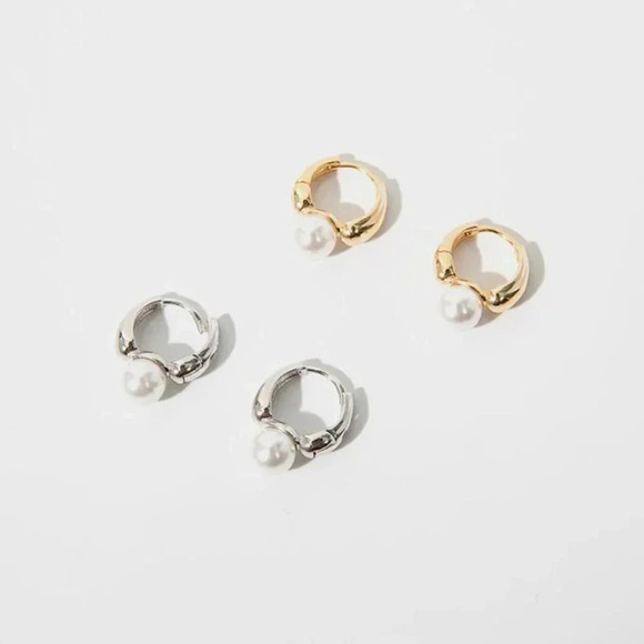 925 Sterling Silver Minimalist Pearl Huggie Hoop Earrings Silver or Gold - Picture 9 of 9